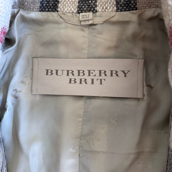 Burberry coat - Picture 10 of 10